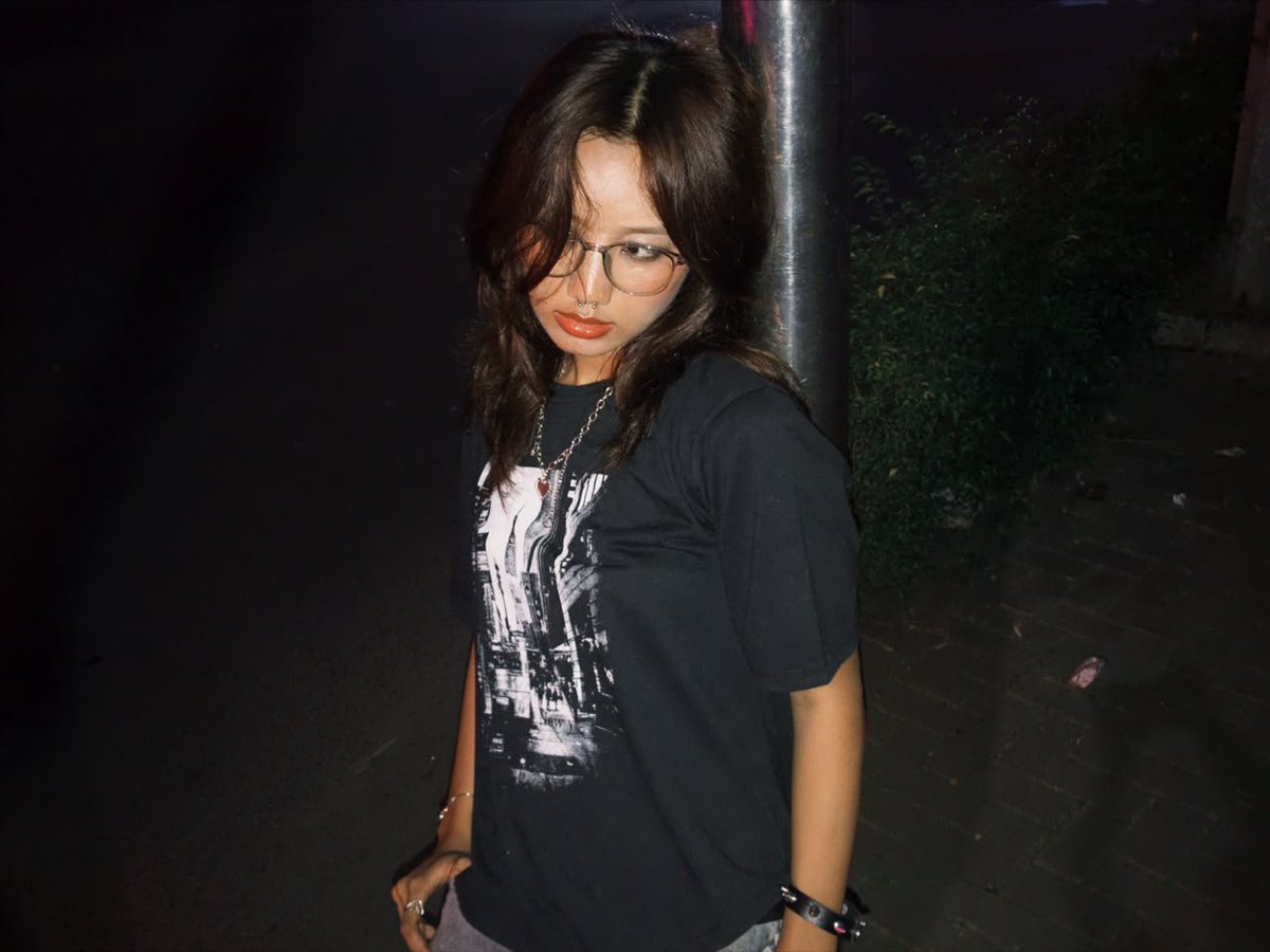 kiyoulaa's tweet photo. [QUEER FRIENDSHIP APPLICATION]

name: yoki
age: 18yo
occupation: college students 
height: 163cm
mbti: ENFP
hobby: dance, singing, lesbianing
fun fact: i like cats but i'm allergic to them:( https://t.co/oc0dm2i13N
