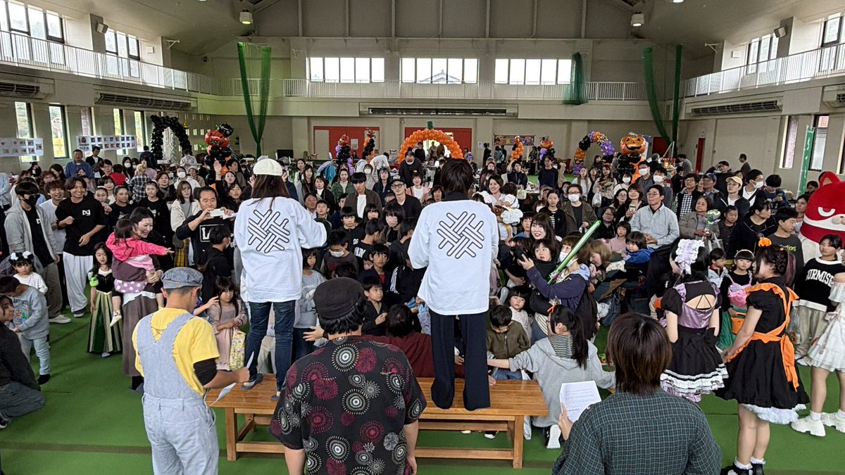 kenohcom's tweet photo. 三条市下田のスポーツセンターはやぶさでハロウィンフェスも盛り上がっています。 https://t.co/FaHciJ05av