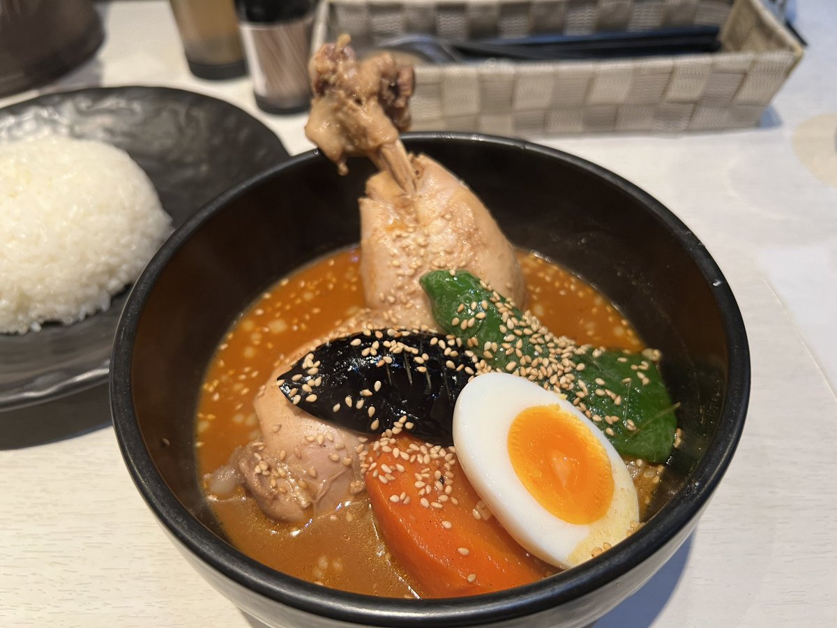 nikonikoneko's tweet photo. チャッピーにダイエットの相談してから4日目で1kg落としたから今日は大好きなスープカレーの写真を送ってカロリー計算してもらった(´ω｀) うまうま(*´∀｀*) https://t.co/8EhTmfOcmI