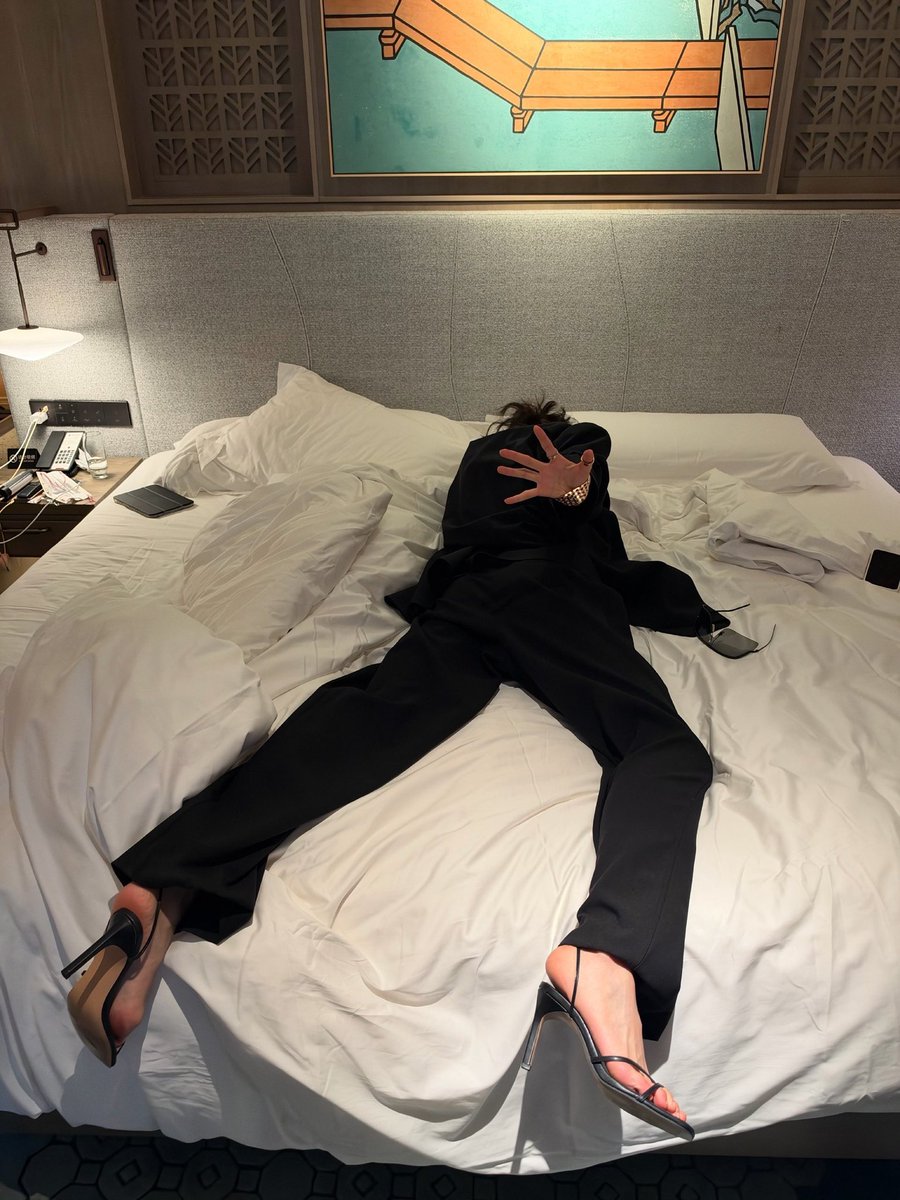 sunq1an's tweet photo. she really invented serving cunt https://t.co/pPuif3sprP