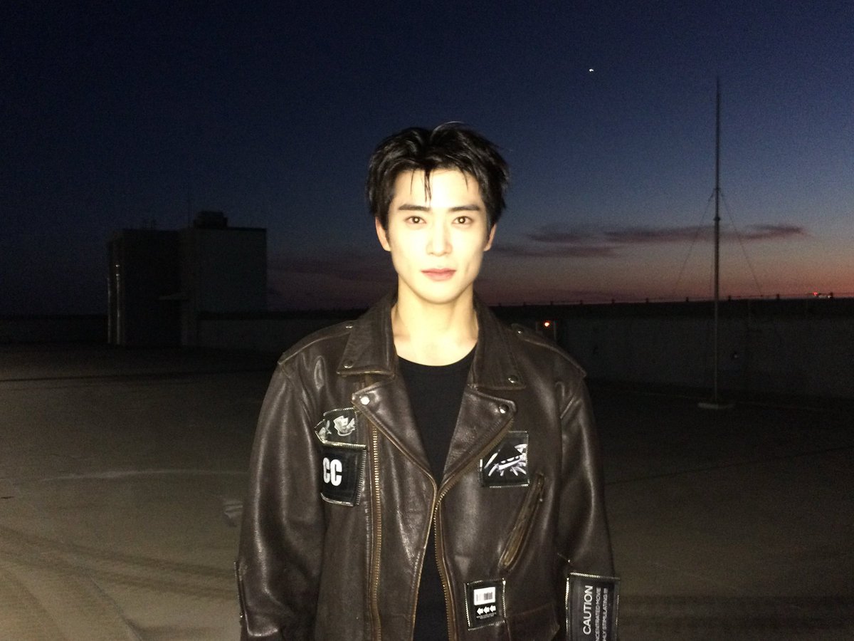 Jeffrhei's tweet photo. Hold my gaze and tell me I’m the one. https://t.co/Nyw9JxZx4I