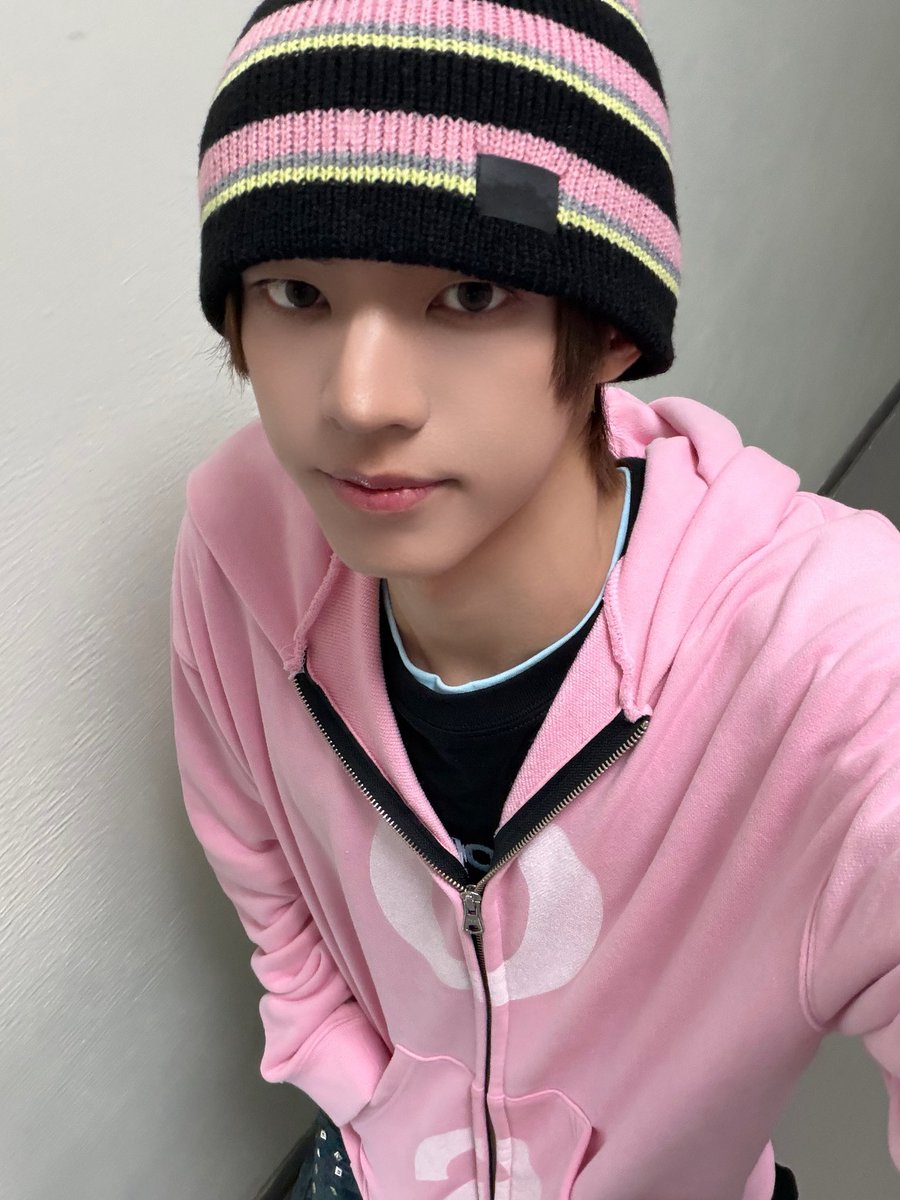 R0Blov5's tweet photo. 투어스 웨이보 #도훈 
사이들 내 생각하면서 좋은 하루 보내요~ https://t.co/3cdmGVKwRz