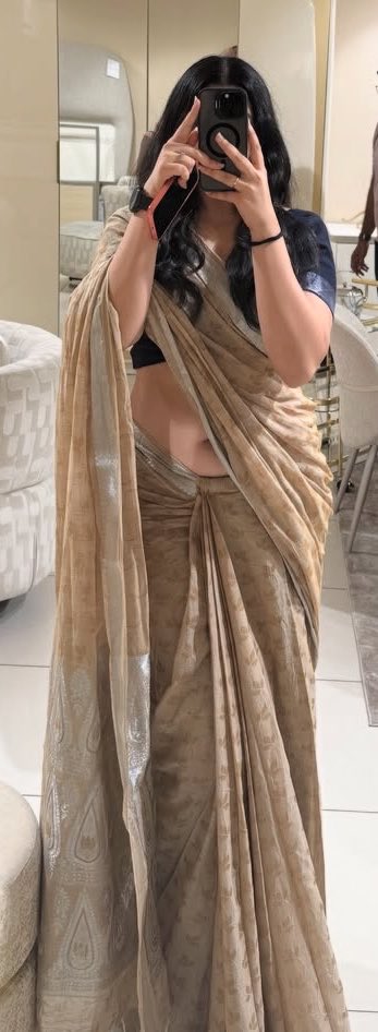 wildvij's tweet photo. Sudha K
Teasing level 🔥 https://t.co/u8qNTYzrF7