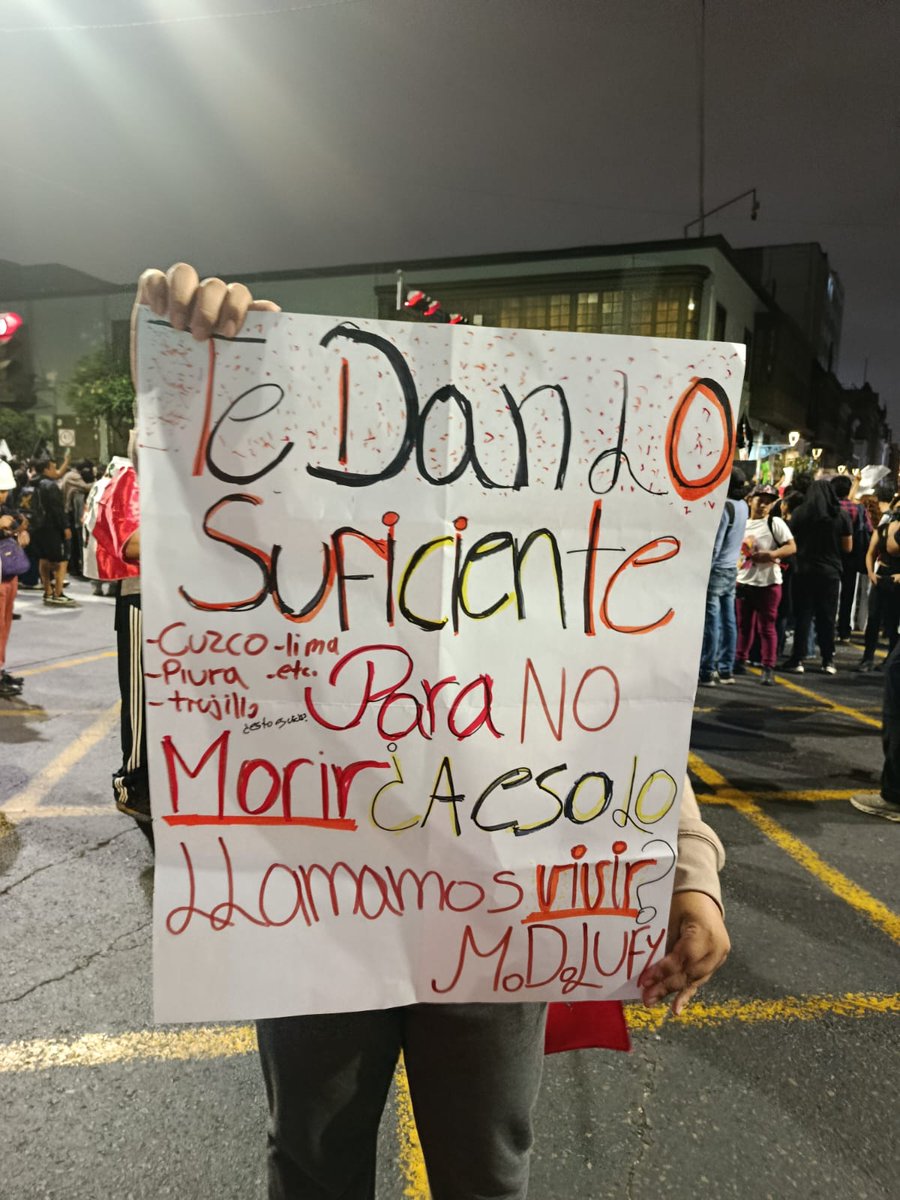 EgresadosUnmsm's tweet photo. 📢 Imágenes de la jornada de protesta desarrollada hoy contra la ineptitud del gobierno vende patria de #KeikoFujimori

EL PERÚ SE QUEMA Y EL GOBIERNO NO HACE NADA

¡Fuera Keiko incapaz!

#24O https://t.co/P9bhfF1yNO