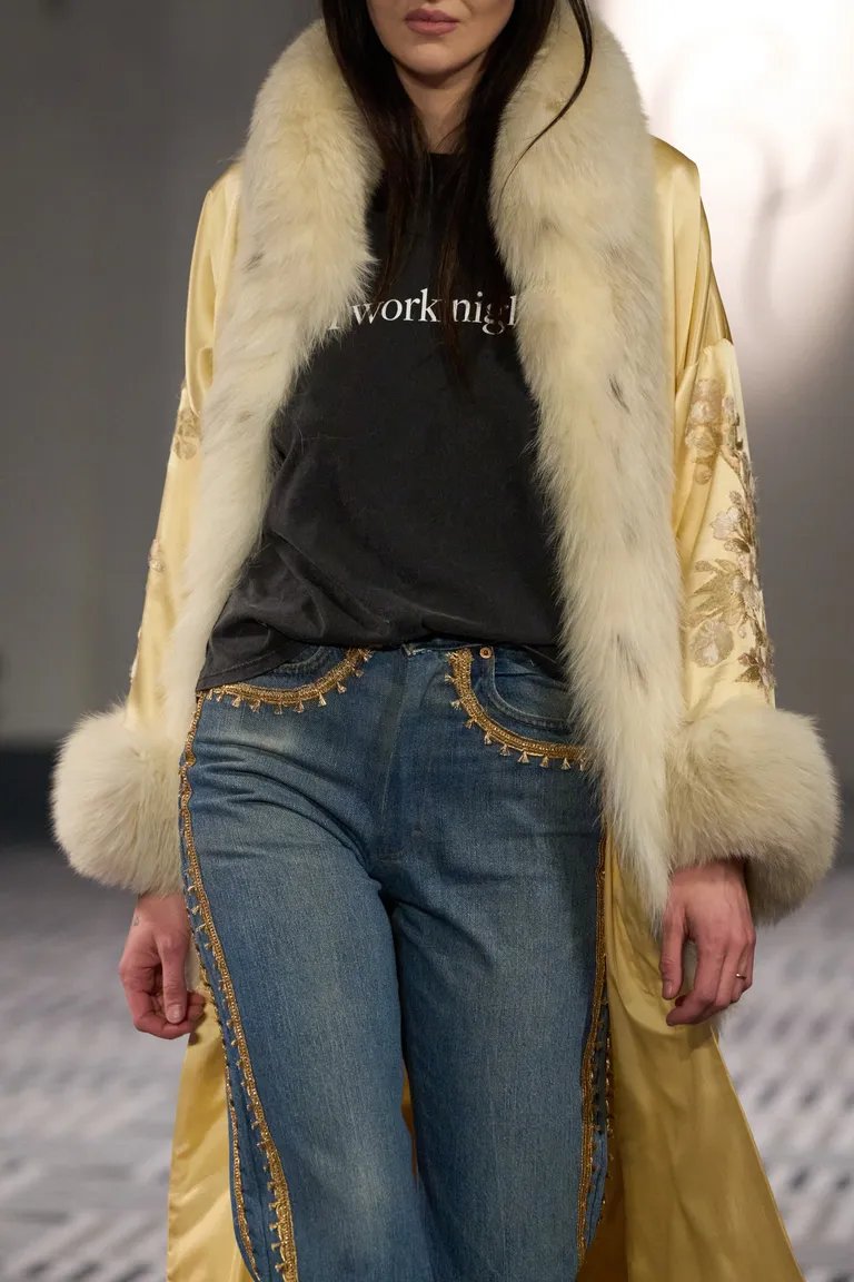 nicolempire's tweet photo. kendall wearing conner ives fw26 https://t.co/N1sHTiY2Pb