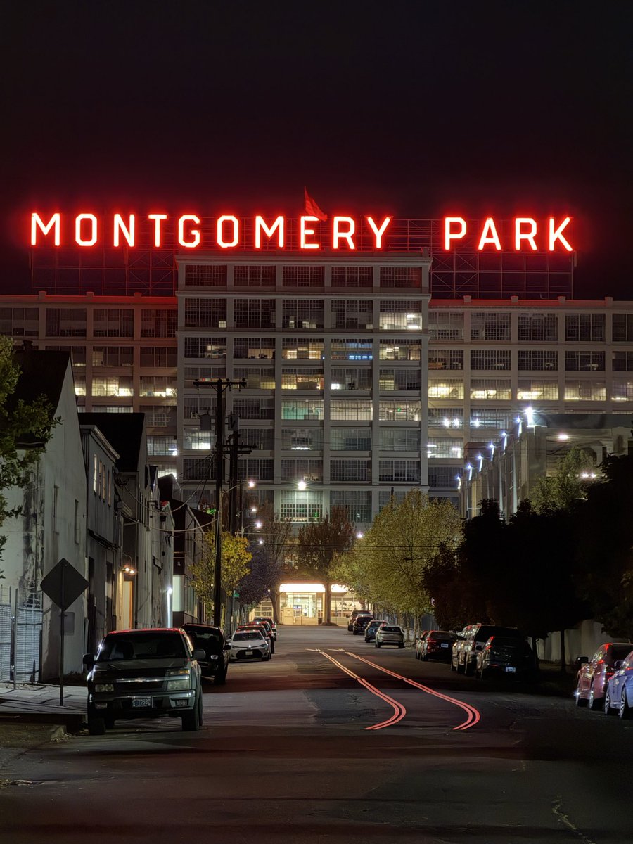 T3slaquick's tweet photo. Montgomery Park building gives Stranger Things vibes #portland #oregon #montgomerypark #pnw #pdx #iPhone18ProMax #photography #photo #neon https://t.co/LHK1a3Hm8R
