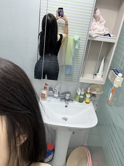 jennifer00ip2's tweet photo. 요즘들어 예전시진 재탕 많이하네 https://t.co/tZhNJ65k4v