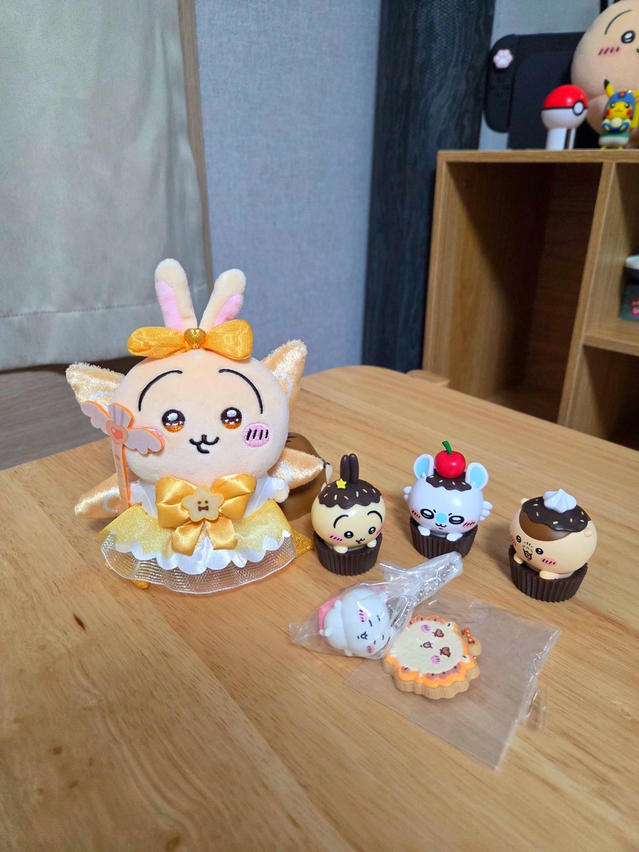 purit_yaha's tweet photo. 26.10.25 토벌기록

홍대 토벌지도까지 만들어서 돌아다녔지만, 
원하는 마코가 없거나 있어도 어마무시한 가격이 붙어있어서 홍대는 구경만 했습니다🥹

대신 아주 이쁜 초매지컬 우사기 토벌 성공💛

집으로 가는 길에 가챠삽 구경하다가 치이카와 상품들이 많아서 가챠를 많이 했어용😚💛 https://t.co/tRN1uKyhPP