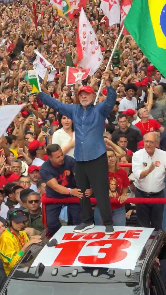 souza140neve's tweet photo. @tuitevictor #LULAVAIVENCER 
LULA REELEITO 
FORA FASCISMO 
#LulaNasRuas https://t.co/BKRnwZnxDC