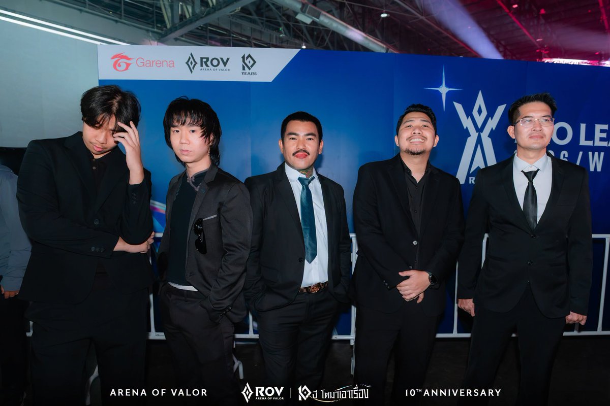 GarenaRoVTH's tweet photo. ภาพบรรยากาศความสนุกจาก 4 ทีมตัวตึง 
ในการแข่งขัน RoV Abyssal All Stars ⭐
และขอแสดงความยินดีกับทีมชนะเลิศ ทีมหินแตก 💚

#RoVAbyssalAllStars
#ทีมหินแตก #ทีมอเวนเจอร์เสื้อปุ๋ย #ทีมแก๊งนางฟ้า #ทีมตัวพ่อเลนเดียว #RoV #AbyssalAllStarChallenge #RoV10ปี #RoV10ปีโตมาเอาเรื่อง #ArenaoftheDecade