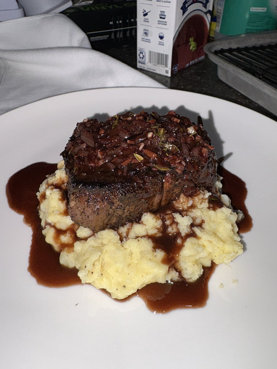 AngryMariners's tweet photo. @thejagepage Hell yeah! I did a filet mignon myself with a red wine reduction. Cheers! https://t.co/j18MuiGajI