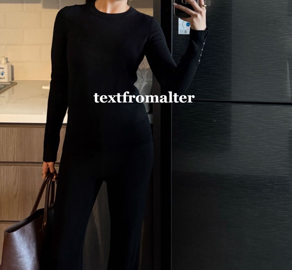 textfromalter's tweet photo. aku F36 Jakpus, pengen cari pacar atau partner yang lebih muda usianya dari aku, asal udah dewasa dan bukan anak di bawah umur.

ada yang mau? kenalin diri di reply ya altr https://t.co/35vl3xMsIK