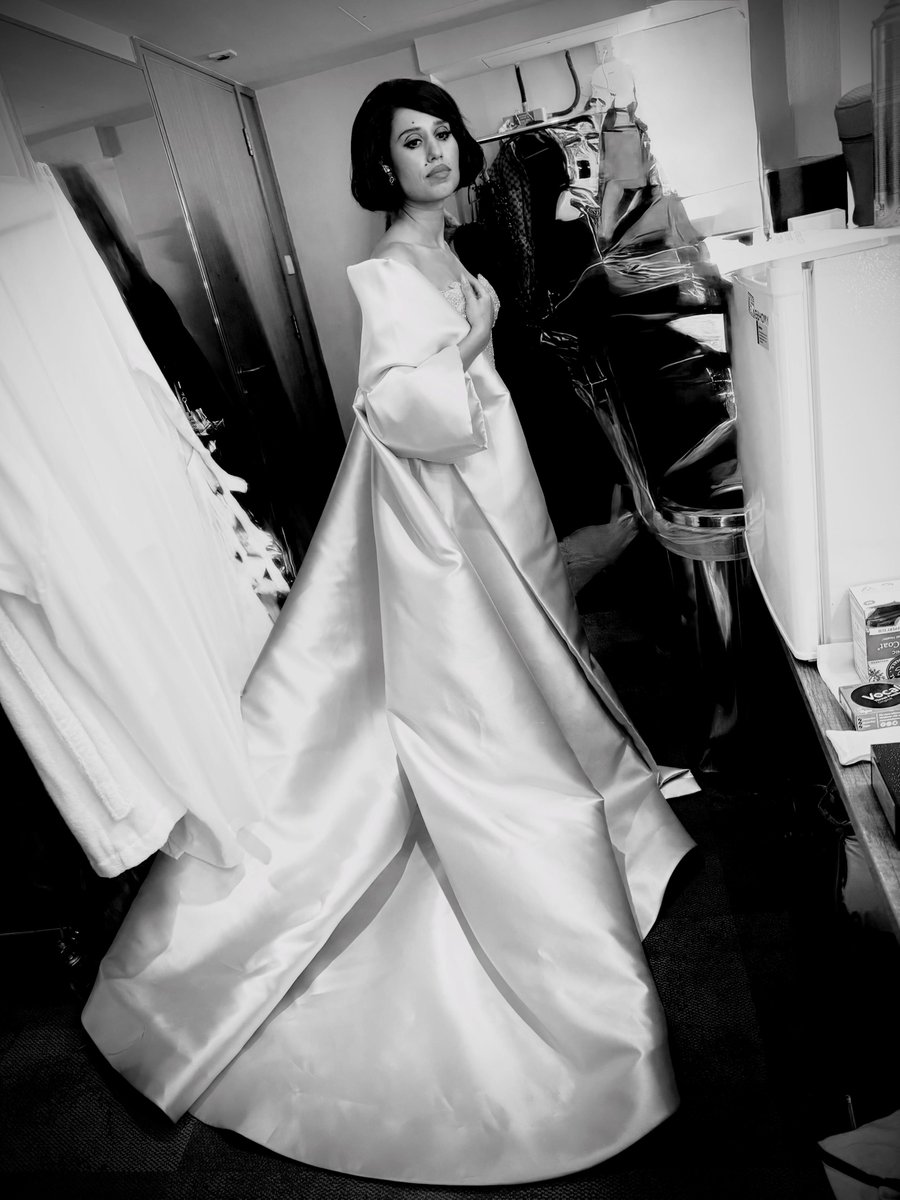 RayeChina's tweet photo. RAYE backstage at the Royal Albert Hall

📸 lanslondon https://t.co/qNMSHhMD9s