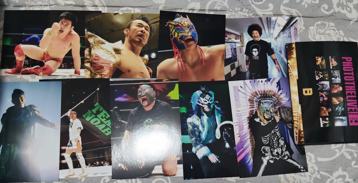 hoshikuma47's tweet photo. 交換または単体での買取希望
譲:#photothelive のポストカード写真の選手の方々
求: #拳王 選手　#鶴屋浩斗 選手の写真。難しいとは思いますがご検討宜しくお願い致します。今日の両国大会でのやりとりが可能です　#noah_ghc https://t.co/26ZCOOj1Cv