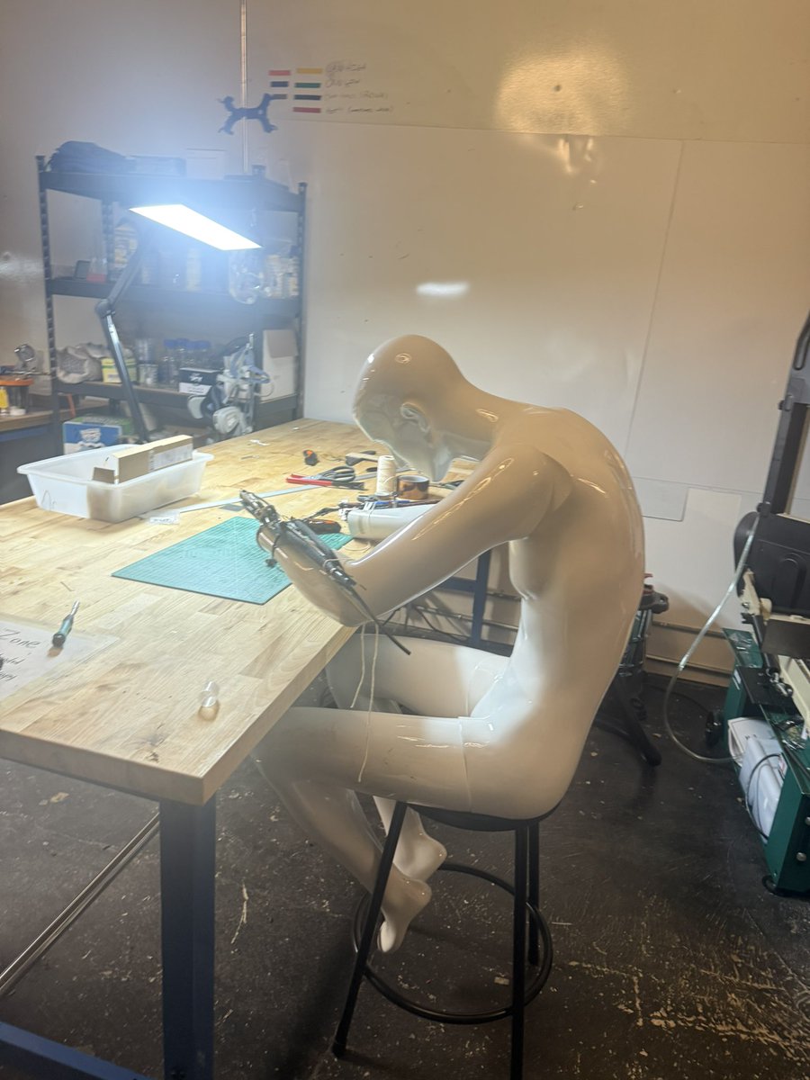 repligate's tweet photo. What’s he doin https://t.co/ukW1s8DQ3v