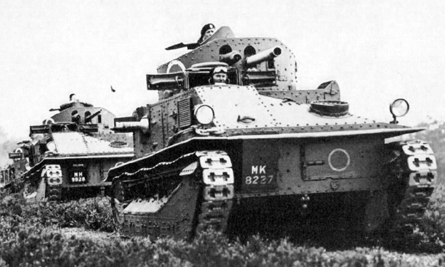 Tank_Archives's tweet photo. #OTD in 1925 the Red Army discussed buying Vickers medium tanks. 15 Medium Tanks Mk.II were only purchased in 1930. They ended up being of little use, eventually sent to be installed as static machine gun emplacements, stripped of their engines and armament. #tanks #history https://t.co/7B7mhHL4tY