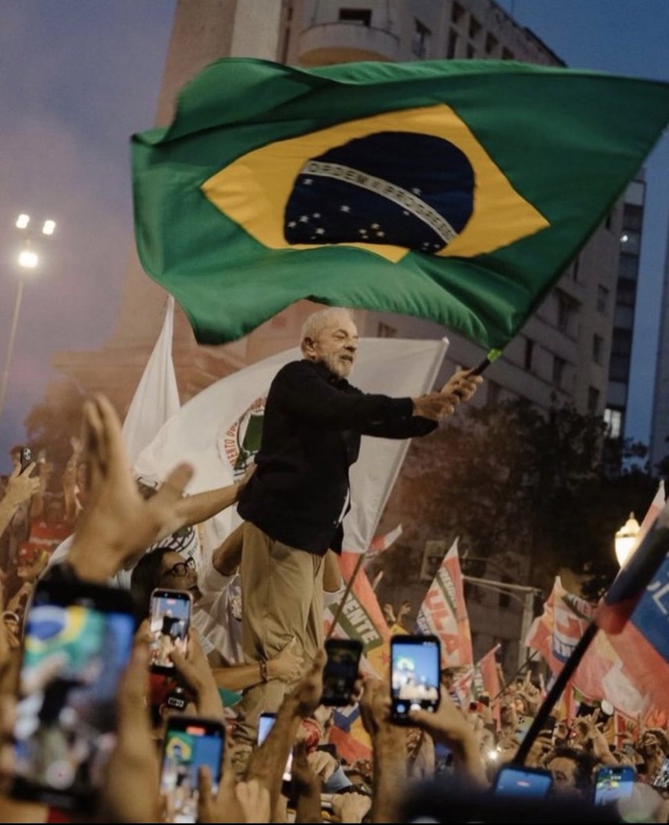 Matheusf187's tweet photo. @Dirceusilva09 #EuVotoFazendoL #LulaVaiVirar https://t.co/pVs1vTnwqm