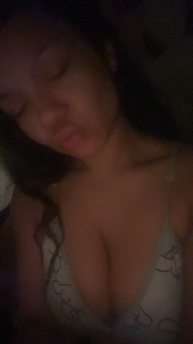 TaviaJaney's tweet photo. soooo far this is pretty funnnnn :3 I’m just figuring out how onlyfans works lol I’m so new to thisss <33 
#fypシ゚ #nsfw #nsfwtwt #nsfwcreator #uwu https://t.co/NtL8DLtB1P