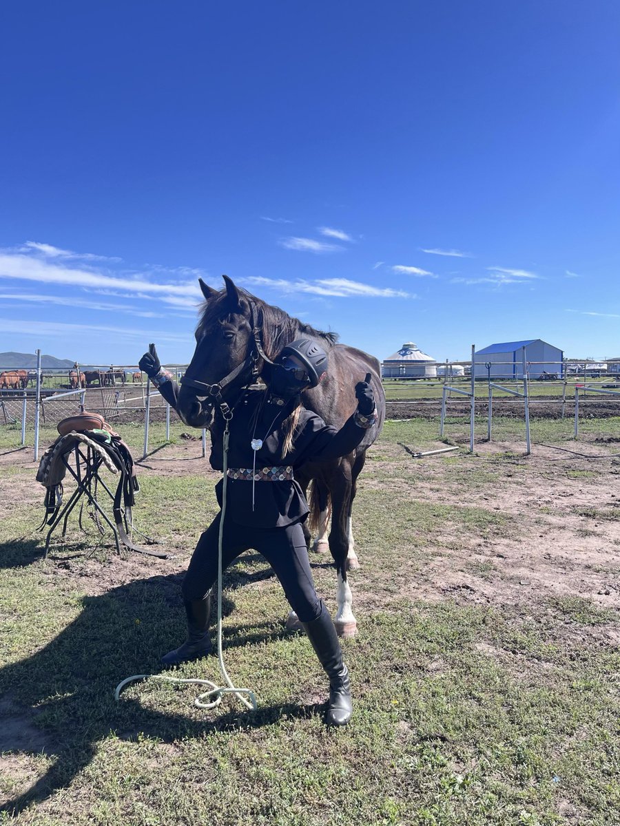 ClaraJourney's tweet photo. My friend told me that all a rider needs to do is practice hard https://t.co/Lu9SFpdPSi