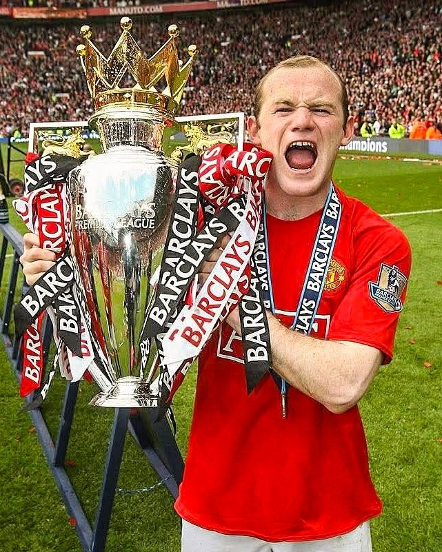 MUnitedEs's tweet photo. • 559 partidos 🥅
• 253 goles ⚽️
• 146 asistencias 🎯
• 16 titulos 🏆
• Máximo goleador en la historia del Manchester United 🐐

FELIZ CUMPLEAÑOS AL GRAN Y ÚNICO WAYNE ROONEY 🔟❤️‍🔥 https://t.co/fJlDwRscxa