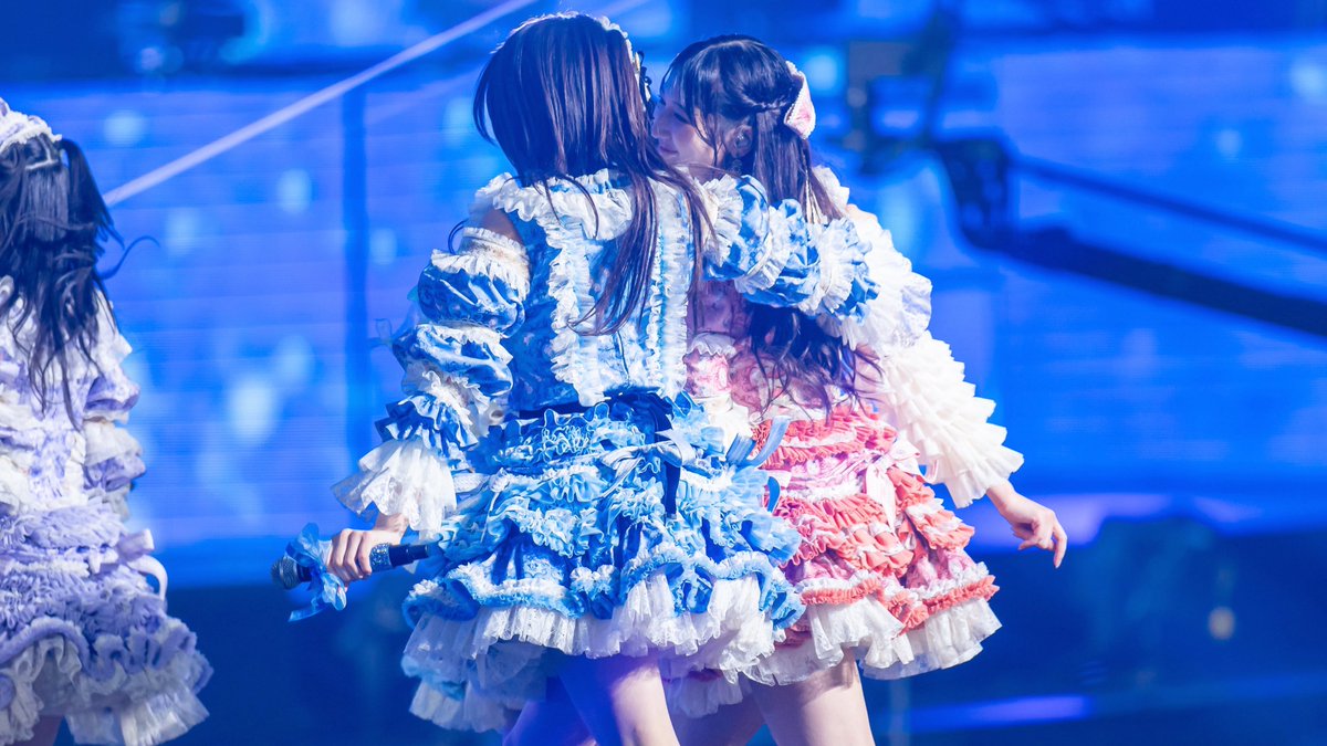 ogi_hana_'s tweet photo. もえちゃんお誕生日おめでと〜っ🎂♡

本当に尊敬する事ばかりで頼れるリーダーですが、メンバーといると妹気質な所がでるのも愛おしいですのよ 👶🏻
いつも沢山優しくしてくれてありがとう ♡

メロいという言葉生まれてくれてやっと萌子を言語化できた…感謝…

#蟹沢萌子生誕祭2026 https://t.co/1Qt1ERdGMo