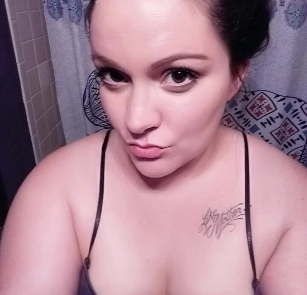MistressSawsius's tweet photo. I’m about to get in the shower and wash my body with his money!! #paypigwanted https://t.co/gqVtrTiKEN