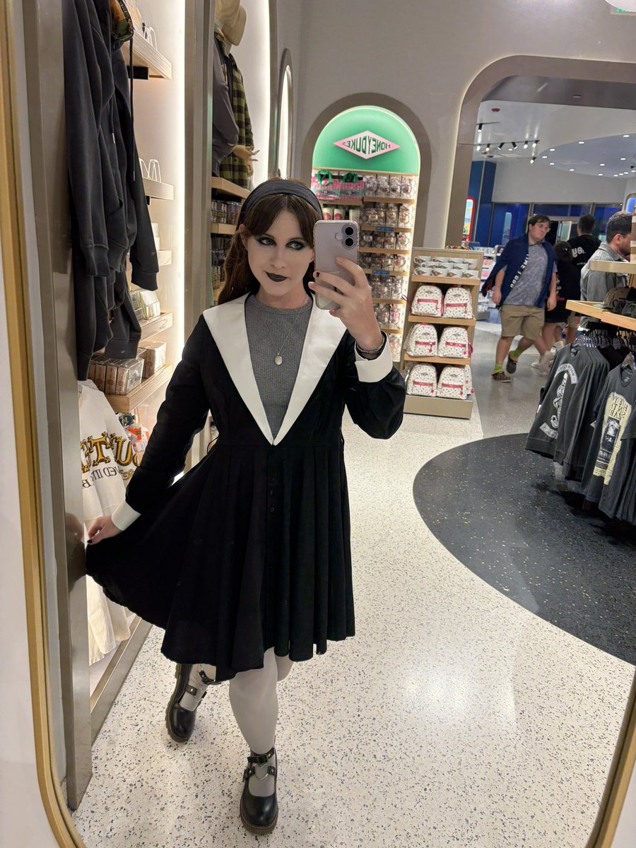 RoseTintMy_Wrld's tweet photo. cindy’s time has come 

hihi ootd better pictures otw🖤 https://t.co/gsL0RHvpdO