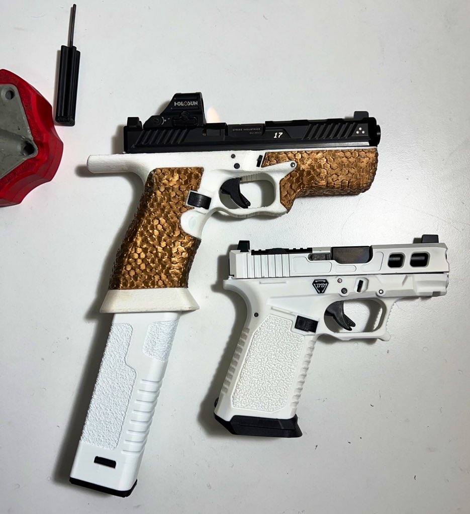 p80ralph's tweet photo. Yt gunz R cool https://t.co/KhTNtjfM22