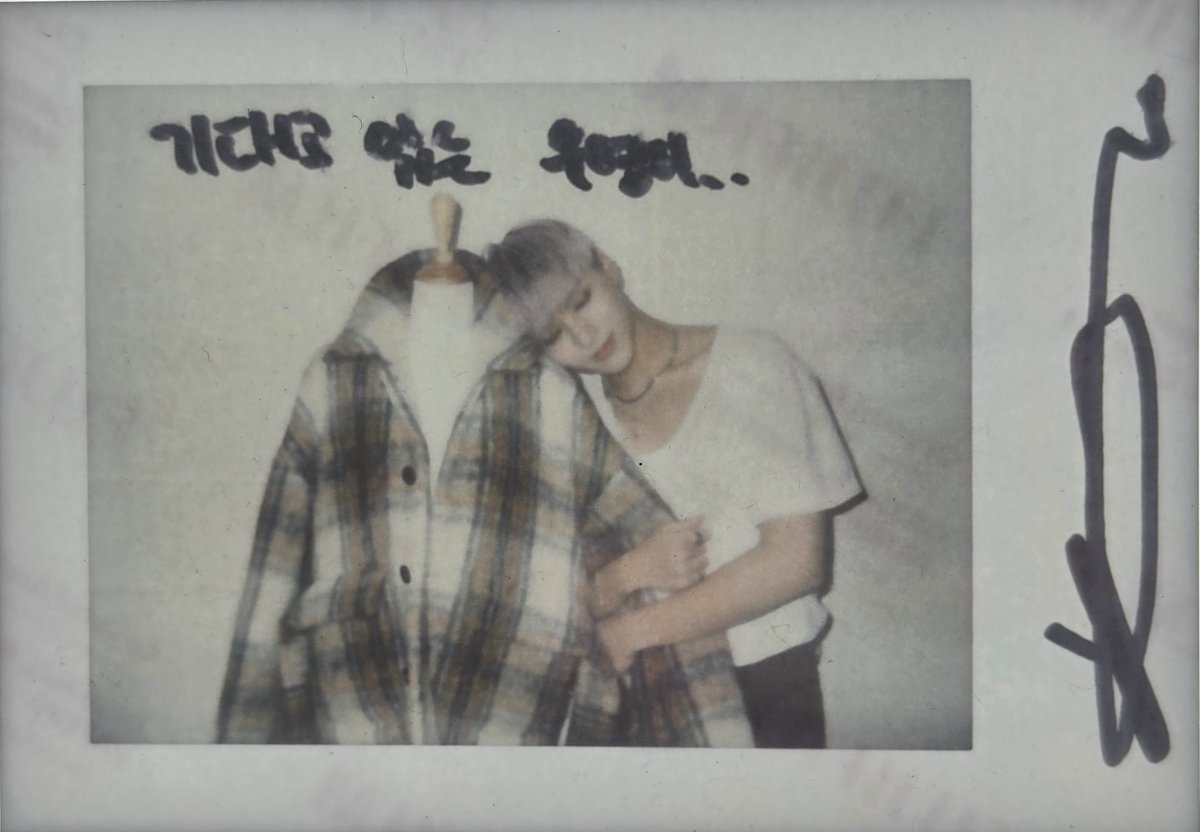 clovrock's tweet photo. ATEEZ 8IRTHDAY: OUR ETERNAL STARS 전시 폴라로이드 #우영 #WOOYOUNG https://t.co/0kMmdlPP5o