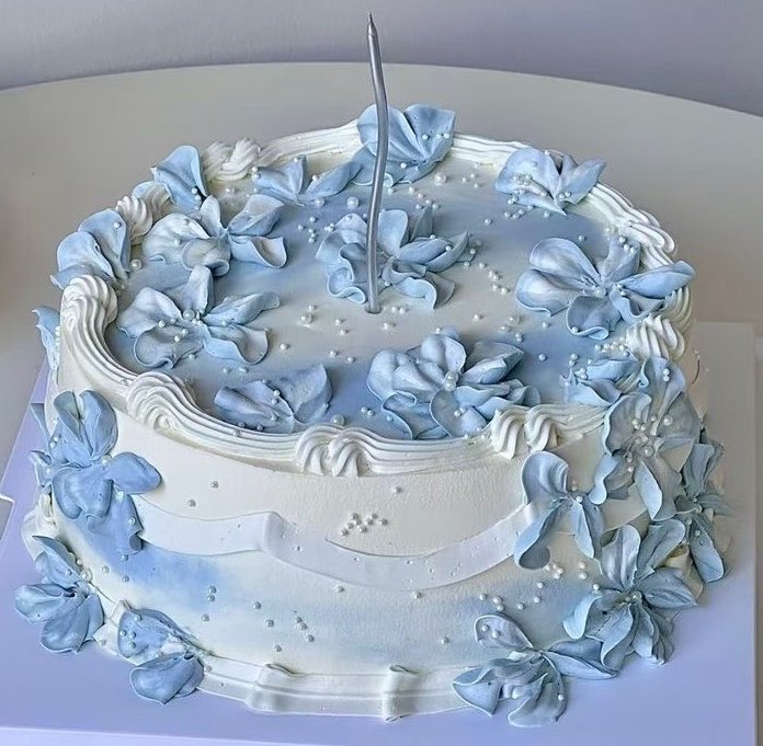therealxiaoshi's tweet photo. To my dearest Guang Guang happy birthday my 宝贝, I don’t exactly understand everything but I don’t mind if you lean on me a little more when times get hard I want to help you! We’re partners after all aren’t we? I hope we stay together for a long time, you’re the love of my life https://t.co/WaFMiiU7DH