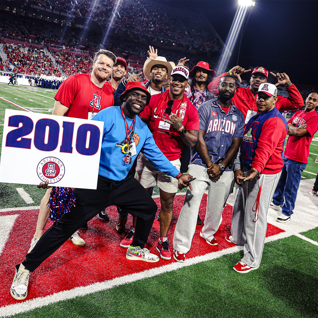 AZATHLETICS's tweet photo. Wildcats for life ❤️

A warm welcome home to our A-Club Letterwinners! https://t.co/55yHuUamkO