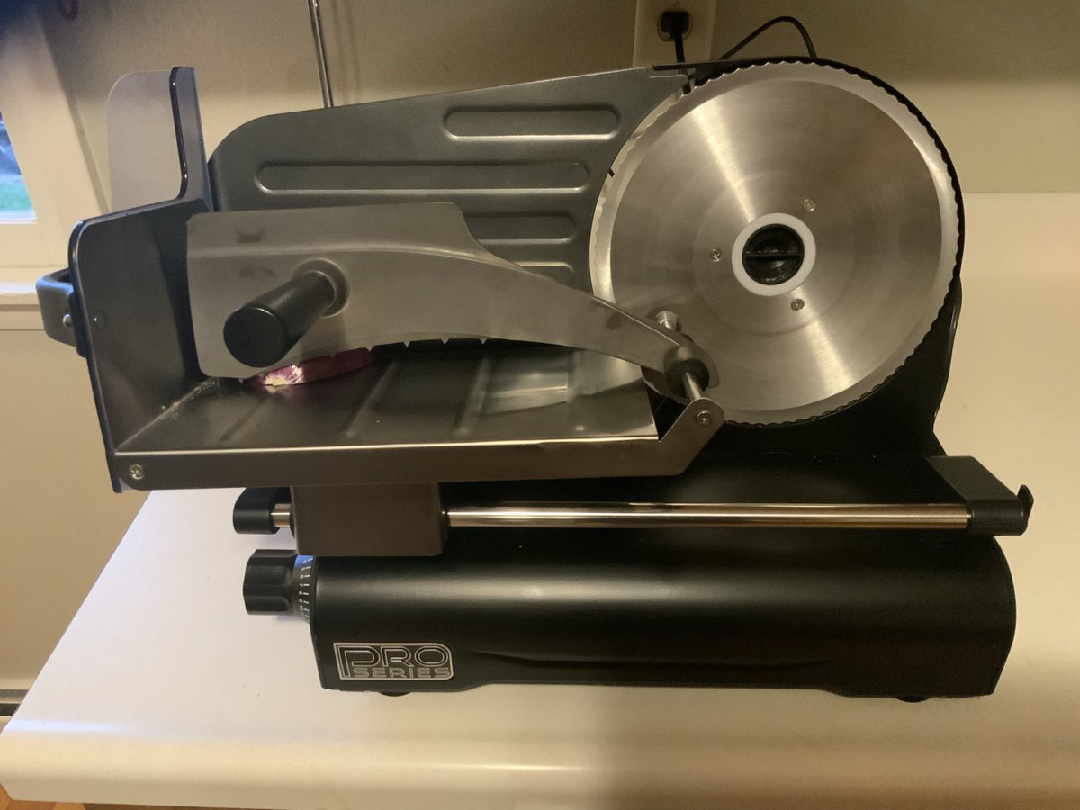 Post40_'s tweet photo. @jo_benjaminn This is the model I have. I used to have a restaurant-strength one from my uncle’s old diner, but he wanted it back. https://t.co/lOXCEeGuO7