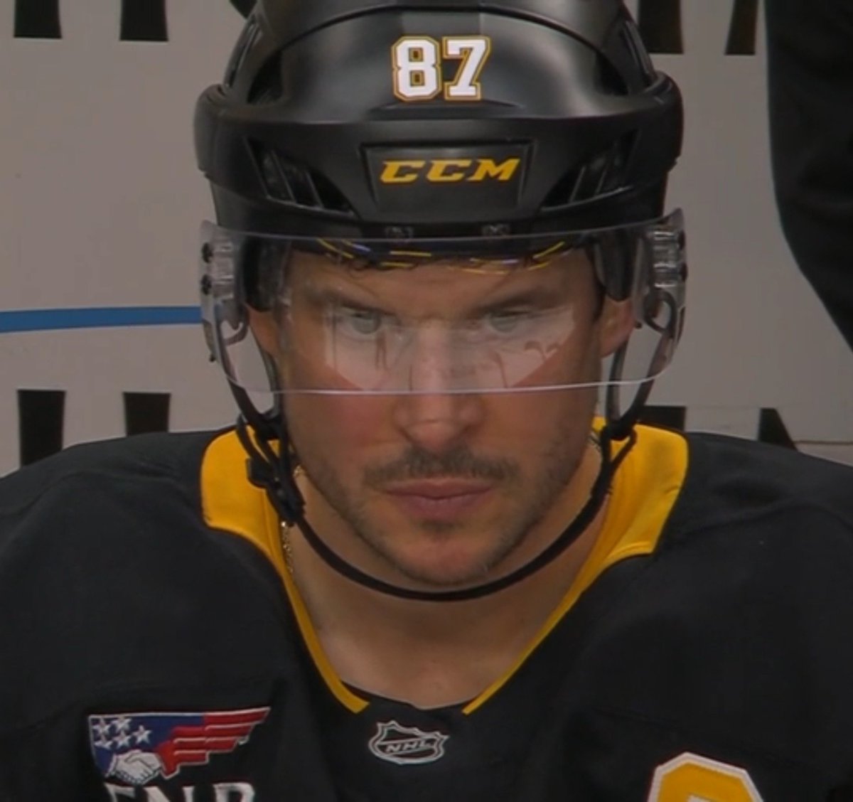 sidgeno88's tweet photo. OKAYYYY THAT WAS CUUUUUUTE but also what are we gonna do about our chud 1st line can sidney crosby be loved genuinely https://t.co/sqa35qJSRE