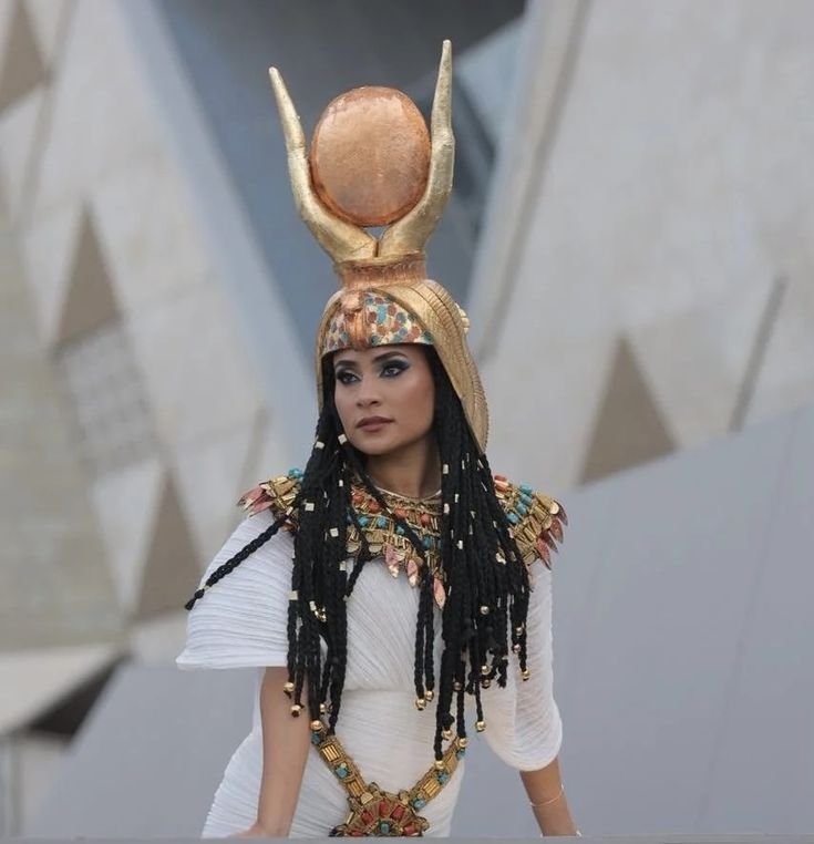 ArchVisionW's tweet photo. The Kemetian Pharaonic National Dress of Egypt 🇪🇬 https://t.co/WbrKpFiRSt