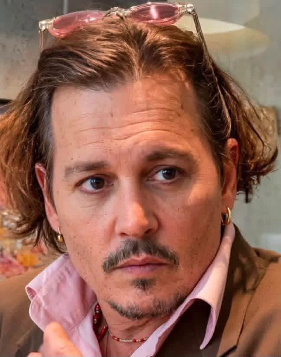 Johnnyloverstm's tweet photo. I'm pained My name is Johnny Depp  I love singing  I have battled alcoholism for 7 years Today marks two and a half years of sobriety
#follow #fyp #vira #thread. https://t.co/gBEsrASil2