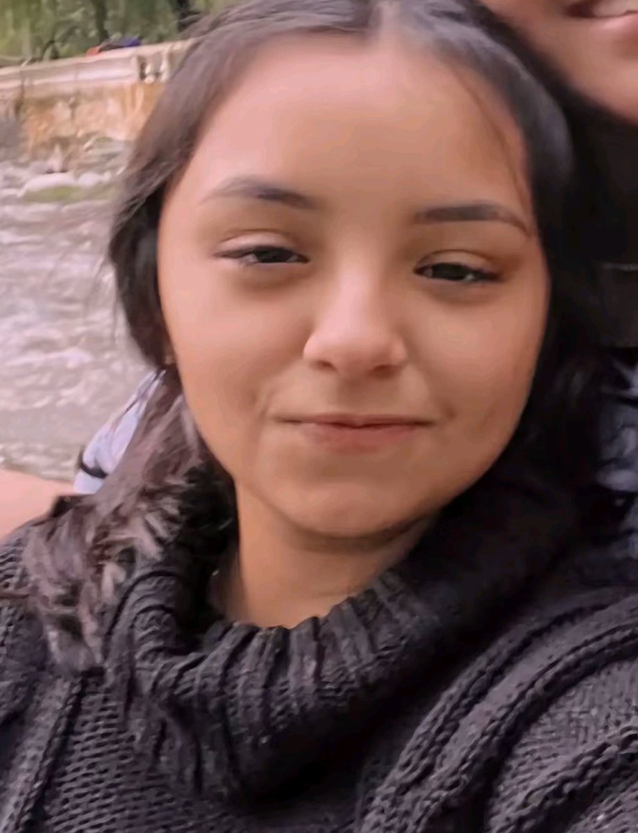 pininfaarina's tweet photo. cada foto nueva q me sale de abril segura me da más asco q la anterior, con razon le dice puta a la otra, a ella no le silva ni el pomperito, como puede entrar tanta maldad en el cuerpo de una heladera peruana https://t.co/f0jnnGaScI