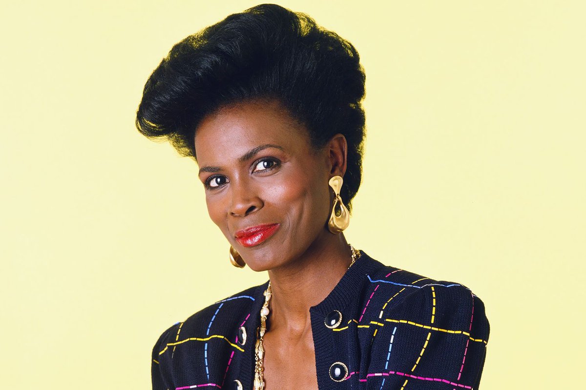 Melissa_Kimble's tweet photo. I Swear We’re Friends episode “My Wife And Kids” in four pictures. 

This episode was HILARIOUS!! When they held up the picture of the first Aunt Viv I SCREAMED!

It’s so smart and funny, you gotta tap in to what @DewaynePerkins  has made! ✨
https://t.co/zS3DYdPZSd https://t.co/JkikKFkGm9