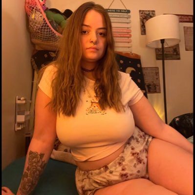 KateSharonmnzv's tweet photo. #NewProfilePic https://t.co/cjGRVu7J2p