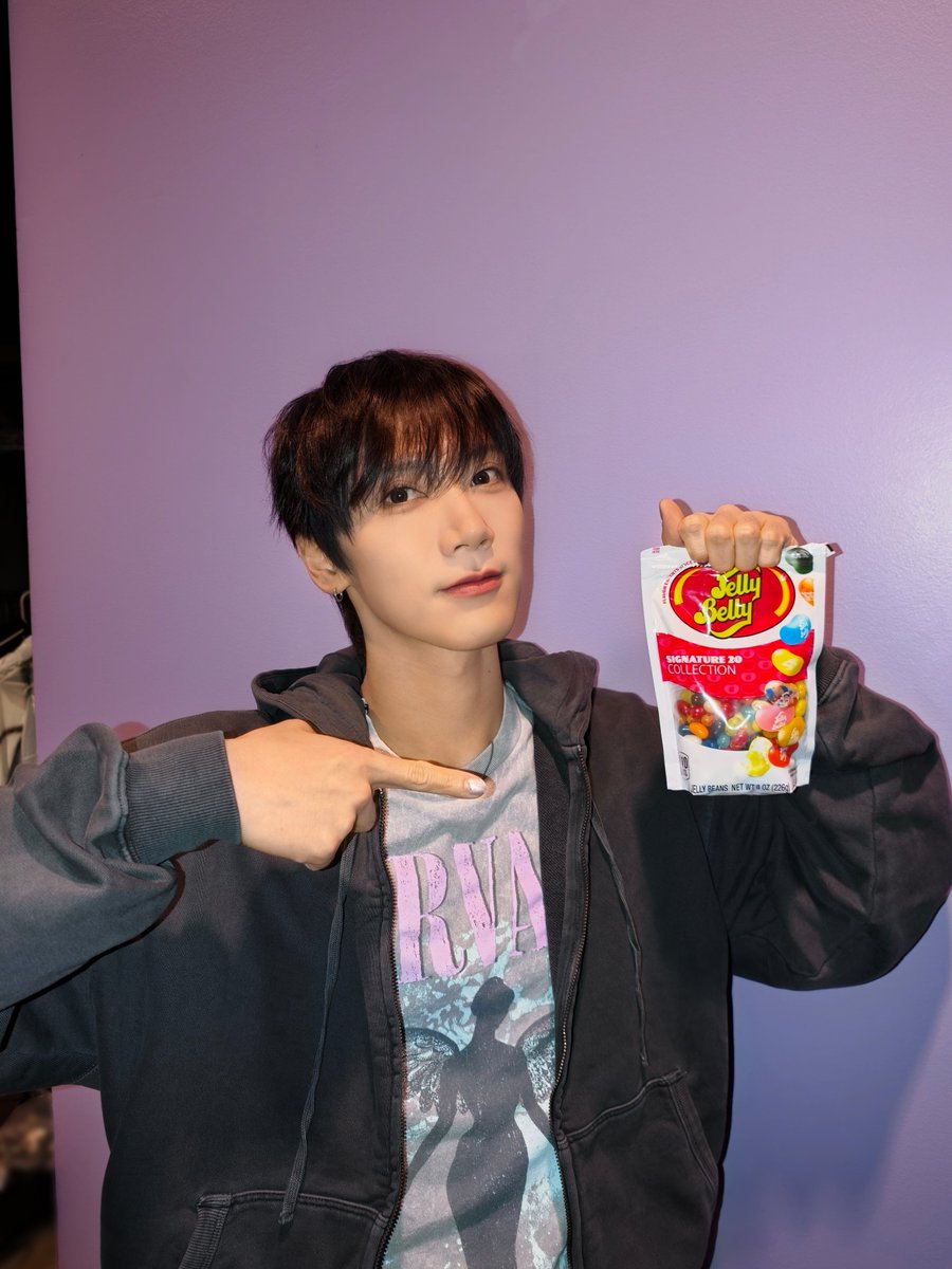 TEN_offcl's tweet photo. LA, what flavor are you serving me tonight? 🍬#TEN 

#OUTWEST #LA
#TEN_USSHOWCASETOUR https://t.co/NlGWUDoMIu