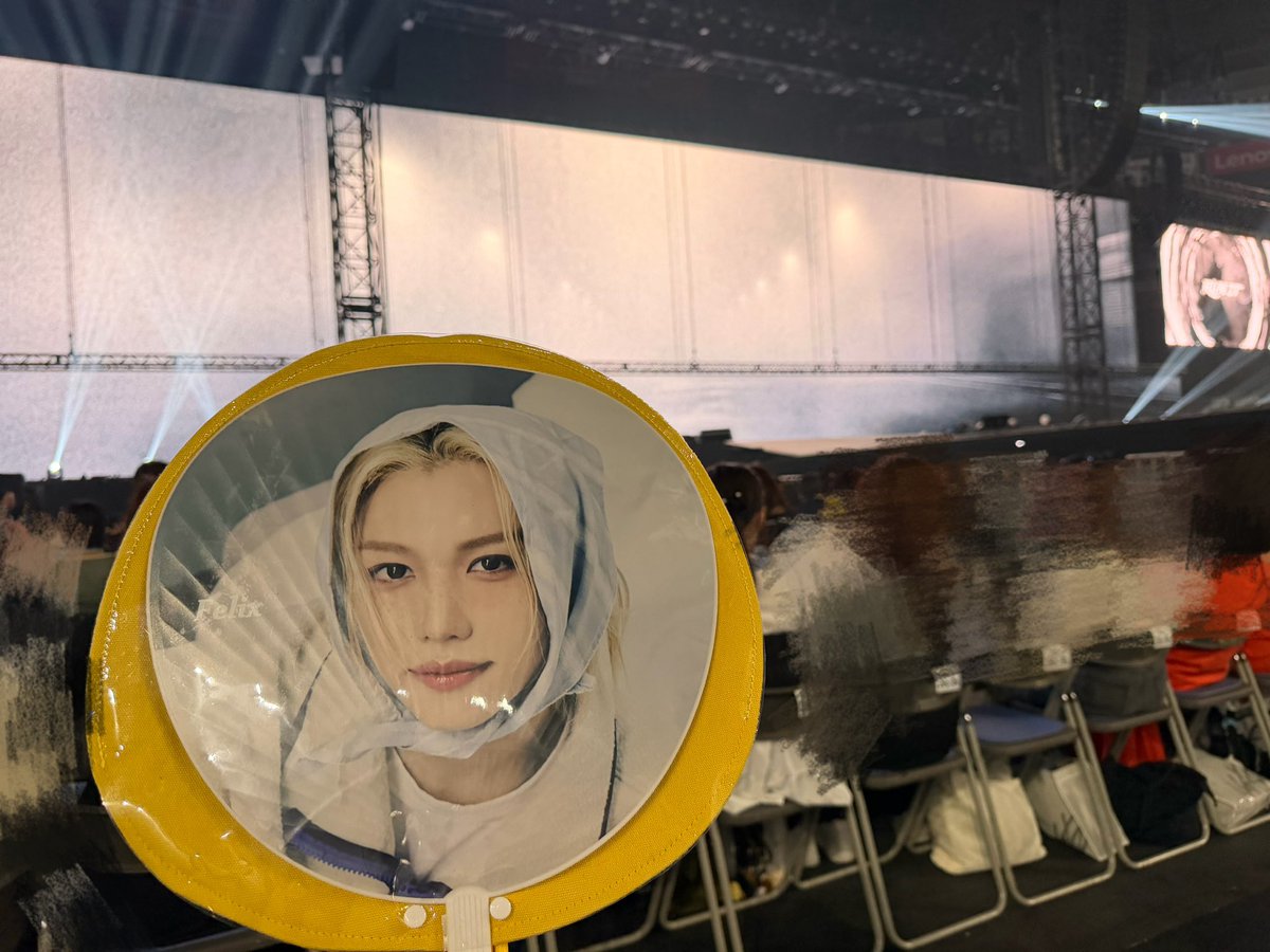 ma_vvxx's tweet photo. アリーナ席が好きすぎるし相方ちゃんの運が良すぎて自力だったらこんな近くで見れなかったから感謝🥲 https://t.co/AtB2xVVJZF