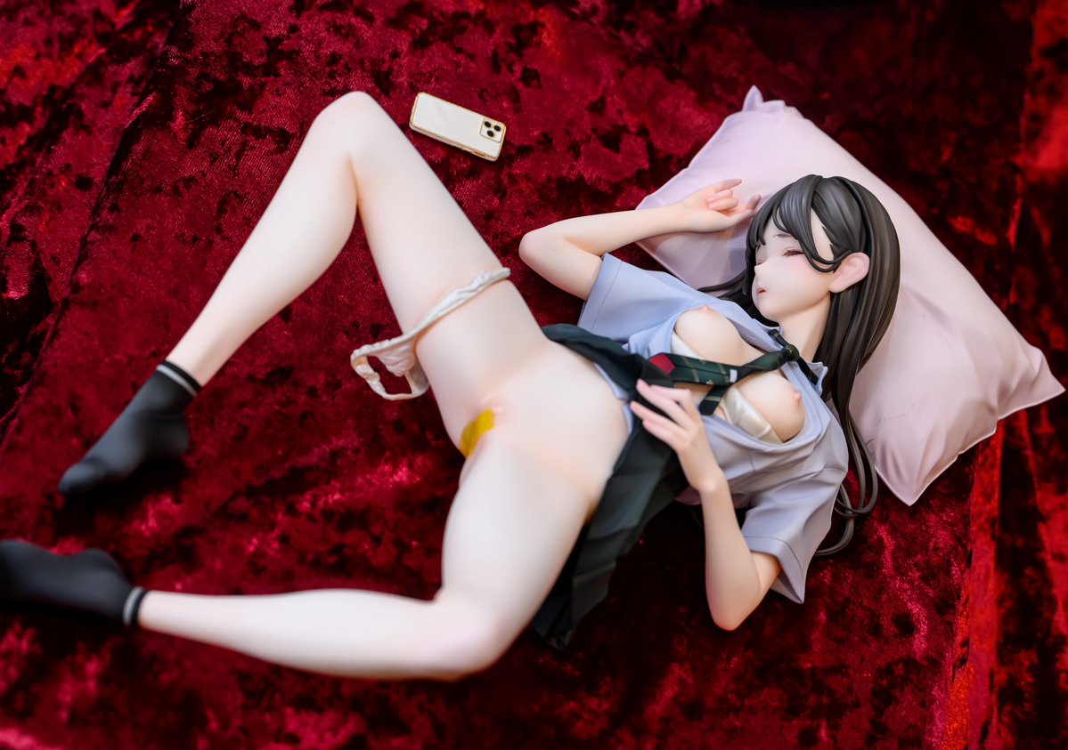 Gienah_A's tweet photo. マジックバレット様(@magicbullet_s)
イラスト:天三月氏(@amamitsuki12)
asleep. #2 開脚寝相な方 https://t.co/Y6V3fx4qxB