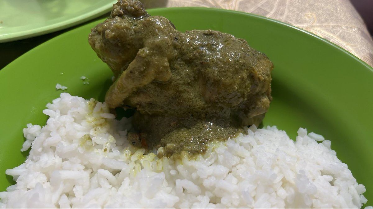 001_77_08's tweet photo. Ayam matcha https://t.co/wlkm43CFAN