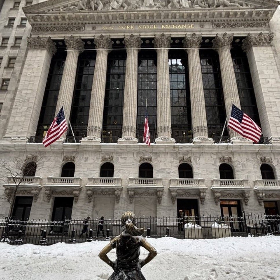 StockMKTNewz's tweet photo. 76 stocks in the S&amp;P 500 have reported earnings so far per SeekingAlpha

Of those 76 stocks:

- 62 stocks beat EPS expectations
- 48 stocks beat Revenue expectations

- 60 stocks grew EPS from the same quarter last year
- 64 stocks grew Revenue from the same quarter last year https://t.co/Gu2oGqkyJs