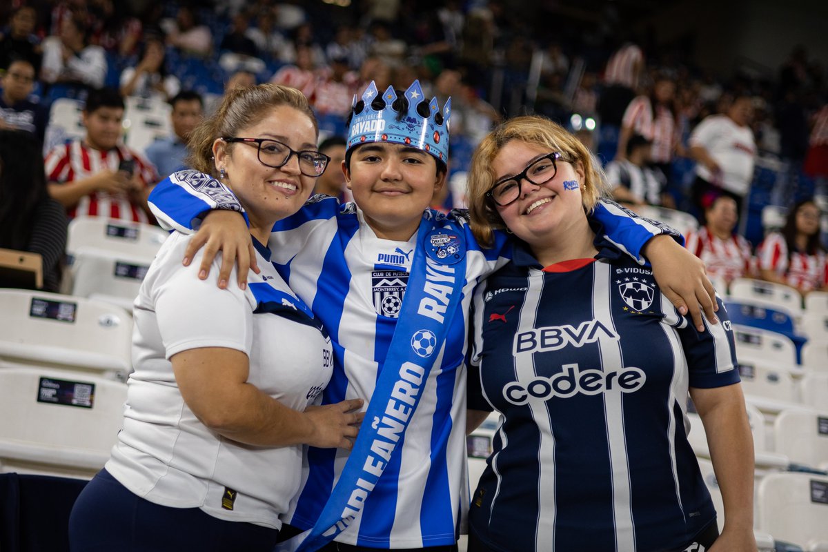 Rayados's tweet photo. La Mejor Afición.👊🏼 ¡La de los Rayados de Monterrey!🇫🇮

@CocaColaMx https://t.co/EO4a9wU4jl