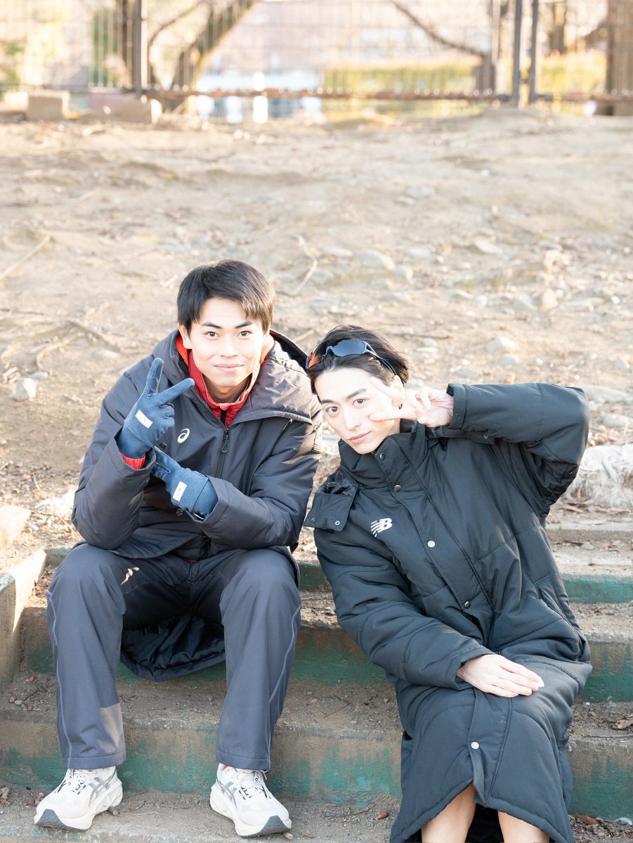 orehako_ntv's tweet photo. ／
#俺たちの箱根駅伝 オフショット📷
＼

学生連合チームのキャプテン・青葉隼斗
改め、カメラマン・小林虎之介くんが
一眼カメラで撮影した
学生ランナーたちの写真を公開✨

撮影時の休憩中などにみんなの素敵な写真を
たくさん撮ってくれていました！

※一部スタッフがカメラをお借りして
  撮影した写真もあります。

第1〜3話はTVerで無料配信中📺
🔗 https://t.co/u1356kjolP

#俺たちの箱根駅伝
【第4話】10月31日(土)よる9:00放送

小林虎之介 奥智哉 水沢林太郎 
菅生新樹 池田匡志 杢代和人