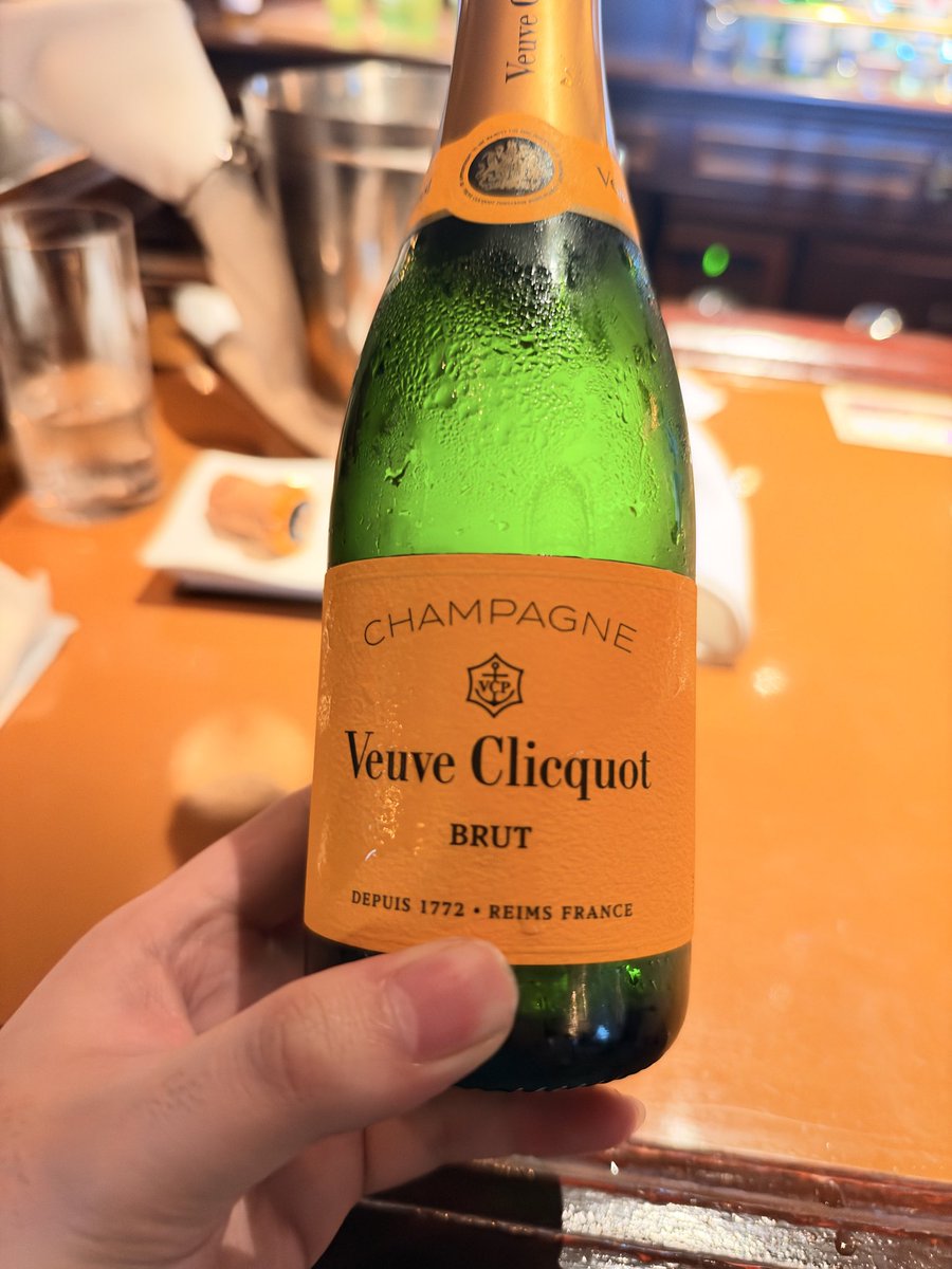 CrazyBird_313's tweet photo. 久しぶりに飲んだせいかハーフボトル1本で酔ってる https://t.co/Zf92CAB5NG