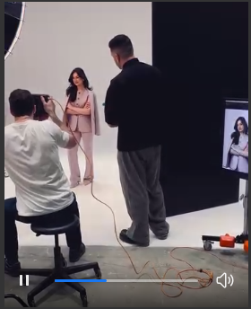 Zarnish45hs's tweet photo. Studio flow on a weekend 🕯️📸 No days off when the creative energy is flowing.

#WeekendVibes #BehindTheLens #PhotoshootDay #CreativeProcess #ContentCreation #Threads #BTS https://t.co/Cyuv2noq4K