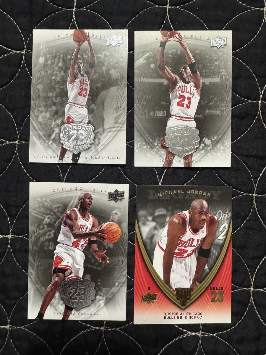 Kemptribe's tweet photo. @cardboardbst @3bangerbreaks Michael Jordan-$3.00 each or $10.00 for lot https://t.co/MXrgcYoLR6