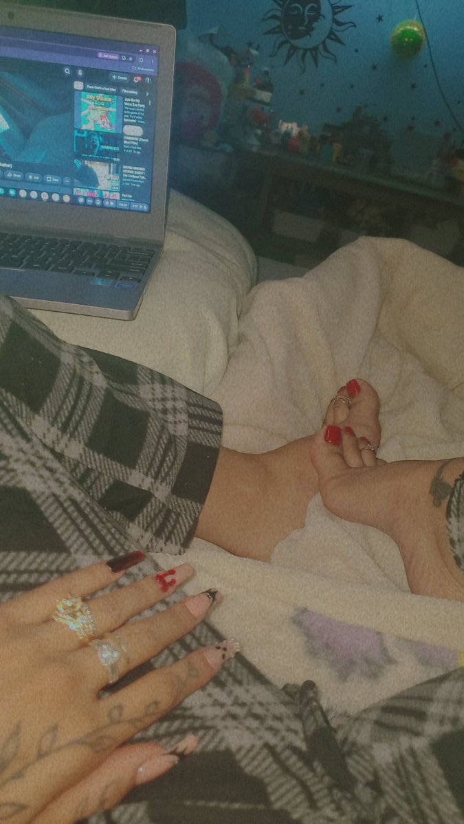 FaithhHGoddess's tweet photo. Second Halloween set
#toebeans
#manipedi
#footfetish
#unfootgettable https://t.co/HRZwof1D5N