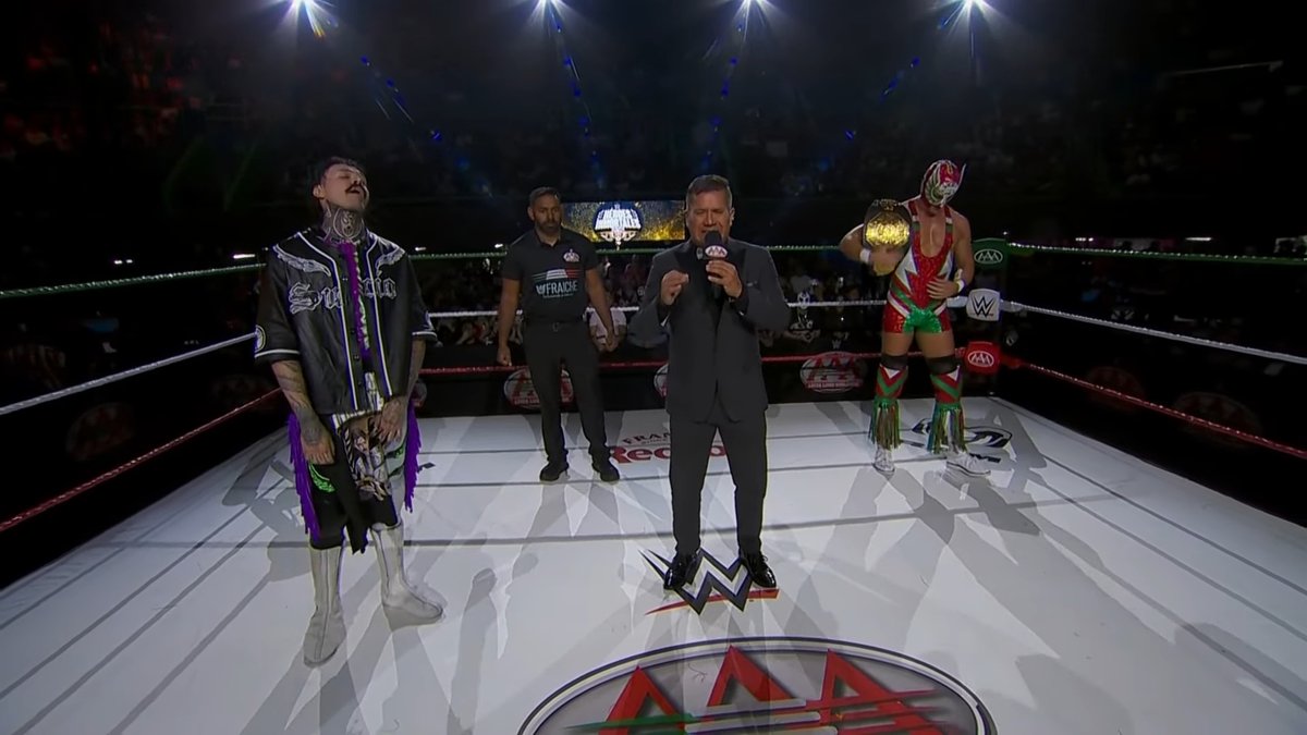 FalseFinishHQ's tweet photo. Main event time. El Grande Americano vs Dominik Mysterio for the AAA Mega Championship

#AAAHeroesInmortales https://t.co/3uIAA3jNrh